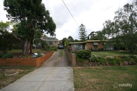 15 Hutcheson Ave, Highton, VIC 3216