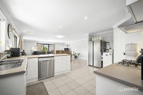 Property photo of 8 Ilvia Way Sebastopol VIC 3356