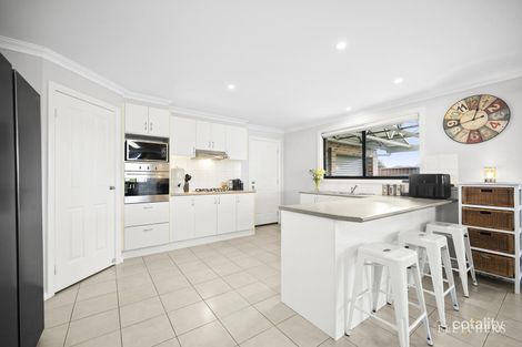 Property photo of 8 Ilvia Way Sebastopol VIC 3356
