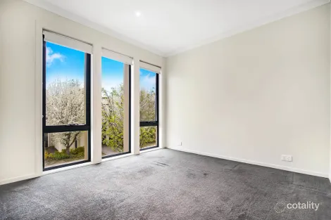Property photo of 12 Greenwich Crescent Bundoora VIC 3083