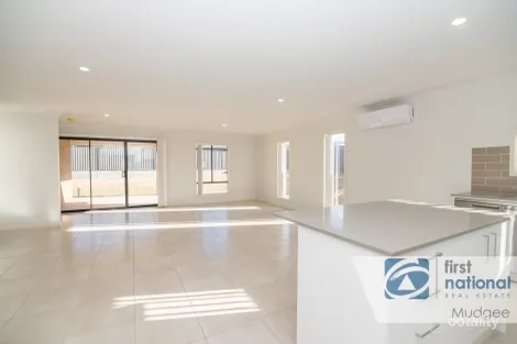 14 Enfield Ave, Caerleon, NSW 2850