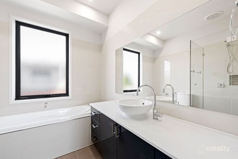 Property photo of 1/5 Dagonet Street Strathmore VIC 3041