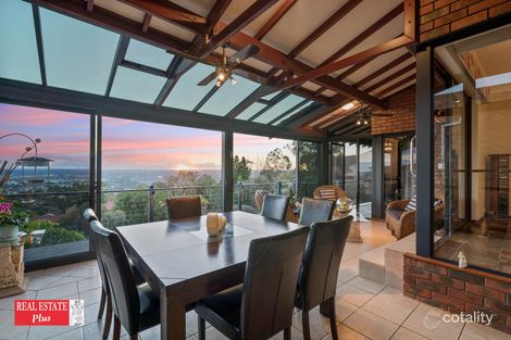 Property photo of 11 Narran Place Swan View WA 6056