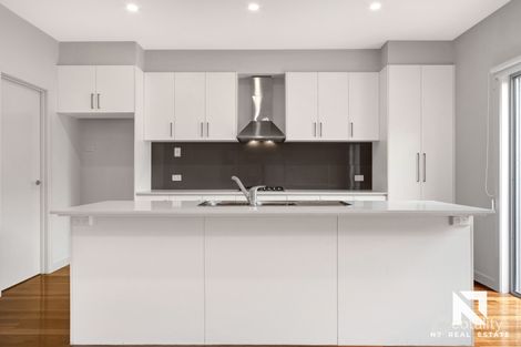 Property photo of 38 Warner Way Caroline Springs VIC 3023