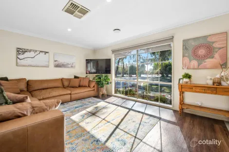 Property photo of 10 Christovic Place Ascot VIC 3551