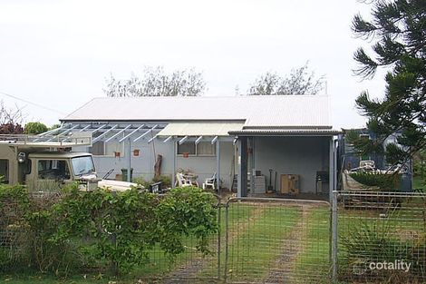 135 Biggs Ave, Beachmere, QLD 4510