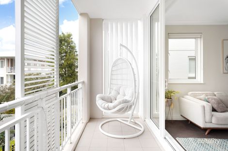 Property photo of 204/8 Peninsula Drive Breakfast Point NSW 2137