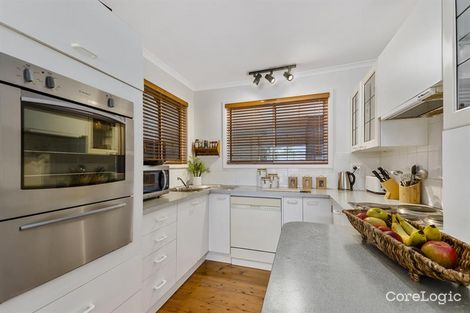 Property photo of 27 Flinders Avenue Kiama Downs NSW 2533