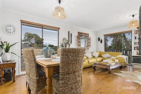 Property photo of 27 Flinders Avenue Kiama Downs NSW 2533