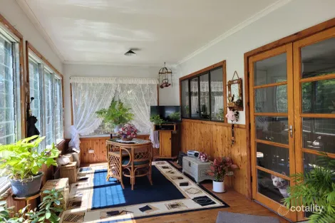 Property photo of 3 Glenlena Avenue Rubyvale QLD 4702