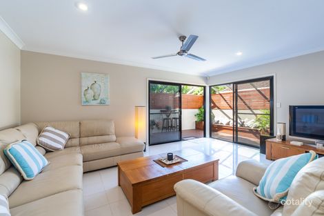 Property photo of 2/33 Drake Avenue Paradise Point QLD 4216