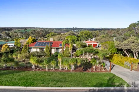 24 Clifford St, Meringandan West, QLD 4352