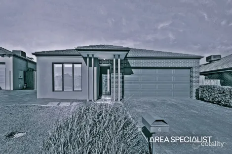 Property photo of 4 McGarvie Crescent Pakenham VIC 3810