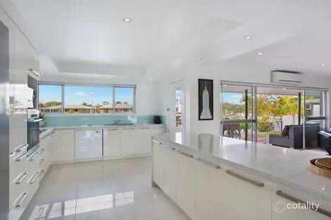 Property photo of 25 Beverley Crescent Broadbeach Waters QLD 4218