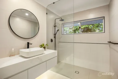 Property photo of 41 Hakea Crescent Chapel Hill QLD 4069