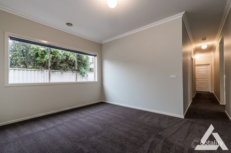 Property photo of 40 The Circuit Pakenham VIC 3810