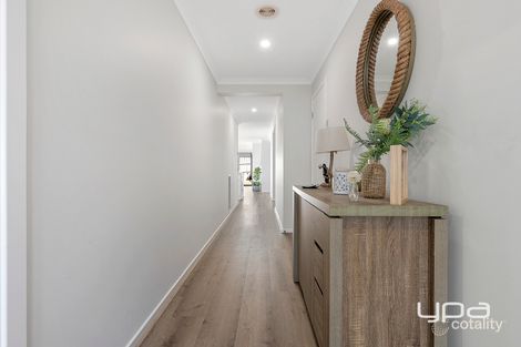 Property photo of 3 Hollyhoke Drive Maddingley VIC 3340