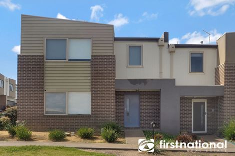 Property photo of 4/23 Atlantic Drive Pakenham VIC 3810