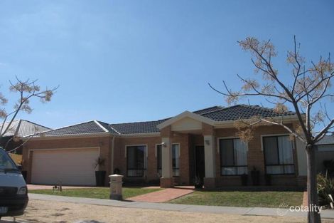 14 Lauderdale Dr, Craigieburn, VIC 3064