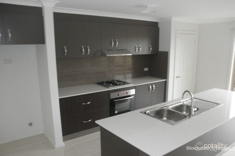 Property photo of 18 College Square Bacchus Marsh VIC 3340