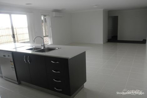 Property photo of 18 College Square Bacchus Marsh VIC 3340