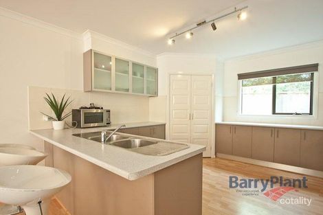 Property photo of 11 Mathoura Court Berwick VIC 3806