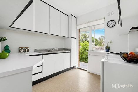 Property photo of 10/33 Carmichael Street Ivanhoe East VIC 3079