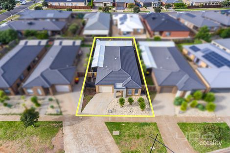 Property photo of 12 Oldbridge Boulevard Weir Views VIC 3338