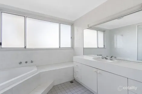 Property photo of 9 Bradley Place Illawong NSW 2234