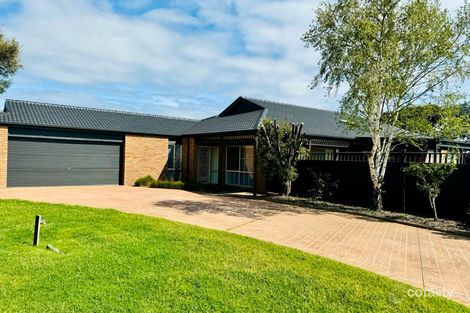 40 Huntingtower Cres, Langwarrin, VIC 3910