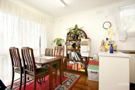 Property photo of 2/102 Windsor Crescent Surrey Hills VIC 3127