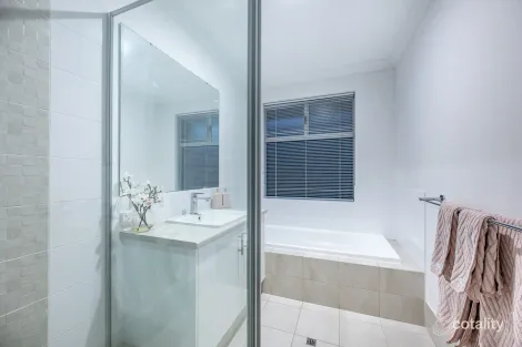 Property photo of 17 Pandora Drive Jindalee WA 6036