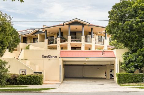 2/121 Sir Fred Schonell Dr, St Lucia, QLD 4067