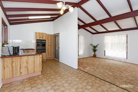 Property photo of 2 Wren Court Bundamba QLD 4304