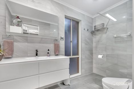 Property photo of 11 Byron Court Narre Warren South VIC 3805