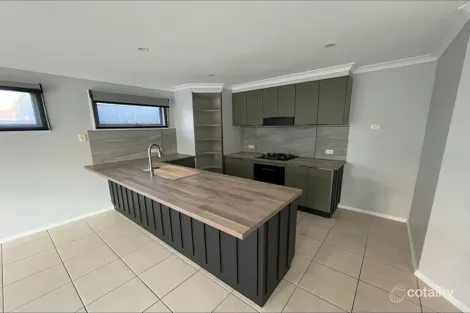 Property photo of 2/13 Garibaldi Street Traralgon VIC 3844