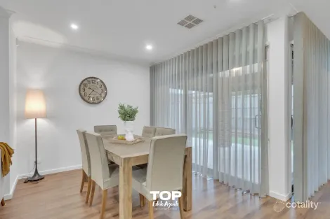 Property photo of 17 Craddock Drive Clyde North VIC 3978