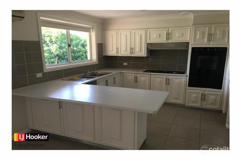 11 Bellevue Cl, Rossmore, NSW 2557