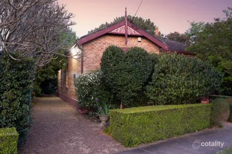Property photo of 12 The Esplanade Lorn NSW 2320
