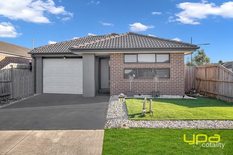 Property photo of 16 Weebill Way Pakenham VIC 3810