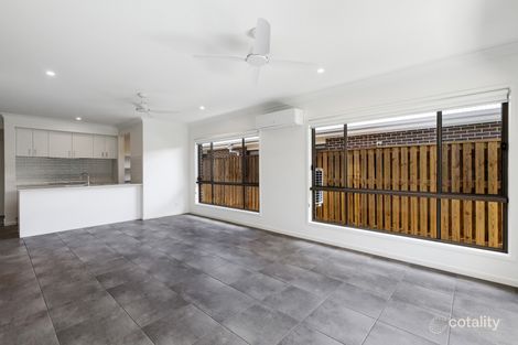Property photo of 5 Benjamen Crescent Nirimba QLD 4551
