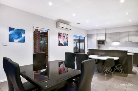 Property photo of 4 Laguna Place Craigieburn VIC 3064