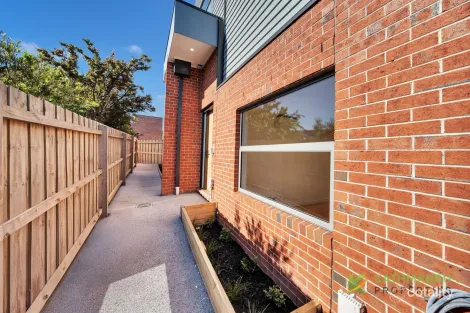 7/16 Irvine Cres, Brunswick West, VIC 3055
