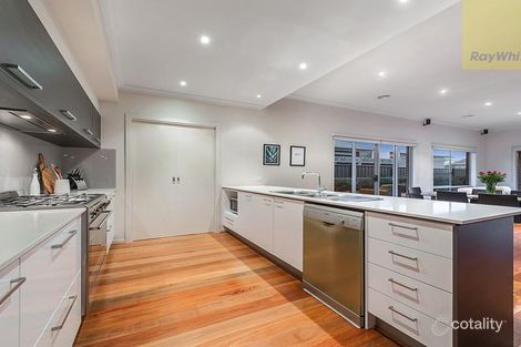 Property photo of 29 Thorngrove Avenue Craigieburn VIC 3064