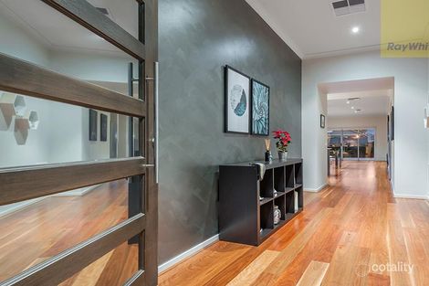Property photo of 29 Thorngrove Avenue Craigieburn VIC 3064