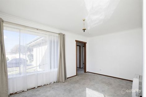 Property photo of 11 Carpenter Street Wendouree VIC 3355