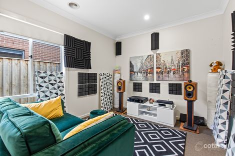 Property photo of 4 Fairwater Drive Point Cook VIC 3030