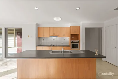 Property photo of 3 Duffy Court Berwick VIC 3806