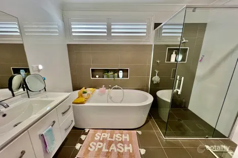 Property photo of 16 Buff Point Avenue Buff Point NSW 2262