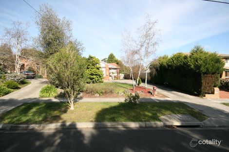 19 Campaspe Dr, Croydon Hills, VIC 3136